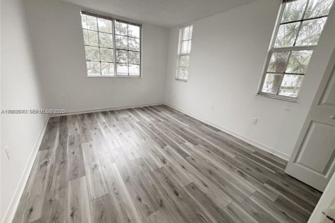 Condo in Pembroke Pines, Florida, 3 bedrooms  № 2087154 - photo 3