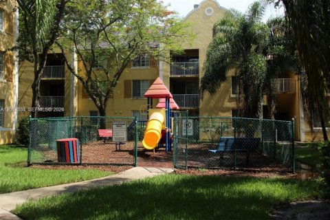 Condo in Pembroke Pines, Florida, 3 bedrooms  № 2087154 - photo 25