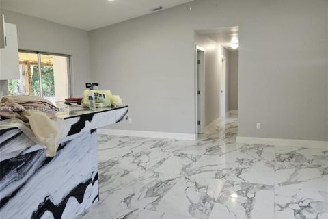 Villa ou maison à vendre à Miami, Floride: 3 chambres, 118.17 m2 № 1897646 - photo 7