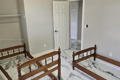Villa ou maison à vendre à Miami, Floride: 3 chambres, 118.17 m2 № 1897646 - photo 24