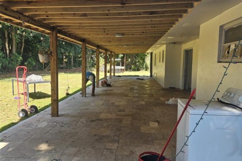 Villa ou maison à vendre à Miami, Floride: 3 chambres, 118.17 m2 № 1897646 - photo 27