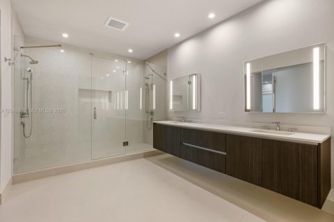 Condo in Coral Gables, Florida, 3 bedrooms № 2087087 - photo 24