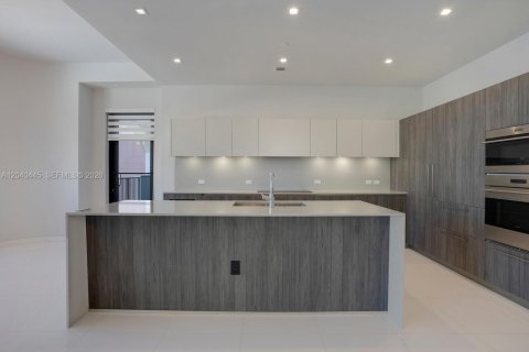 Condo in Coral Gables, Florida, 3 bedrooms № 2087087 - photo 17