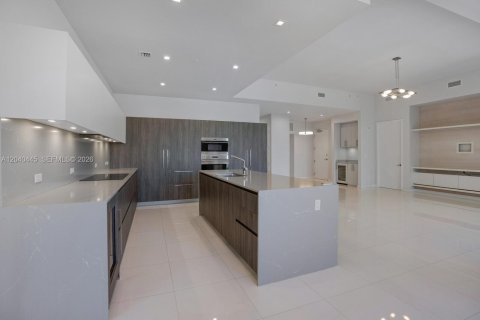 Condo in Coral Gables, Florida, 3 bedrooms № 2087087 - photo 19