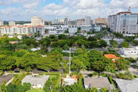 House in Coral Gables, Florida 3 bedrooms, 154.78 sq.m. № 1994058 - photo 2