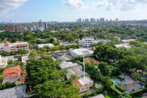 House in Coral Gables, Florida 3 bedrooms, 154.78 sq.m. № 1994058 - photo 5