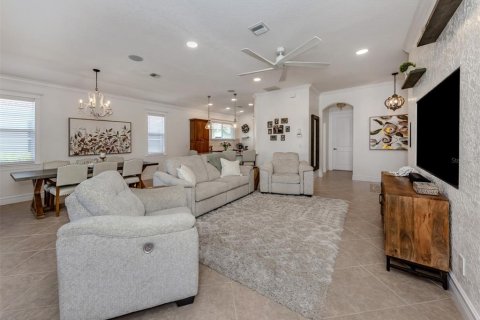House in Laurel, Florida 3 bedrooms, 151.99 sq.m. № 1619400 - photo 11