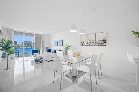 Copropriété à louer à Sunny Isles Beach, Floride: 2 chambres, 116.59 m2 № 2169788 - photo 6