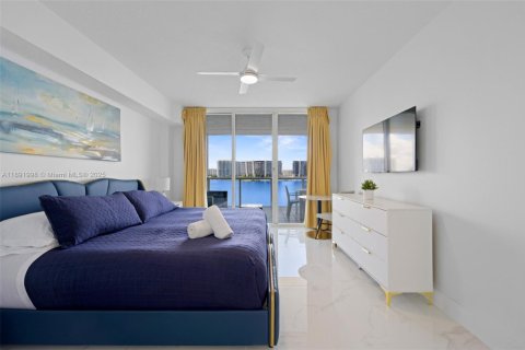 Copropriété à louer à Sunny Isles Beach, Floride: 2 chambres, 116.59 m2 № 2169788 - photo 14