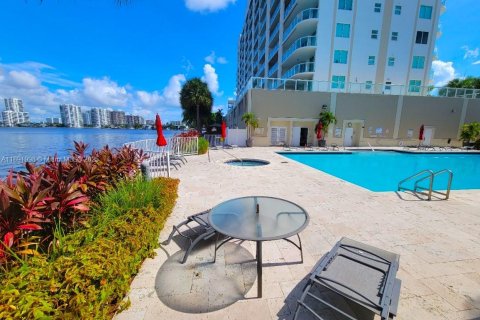 Copropriété à louer à Sunny Isles Beach, Floride: 2 chambres, 116.59 m2 № 2169788 - photo 25