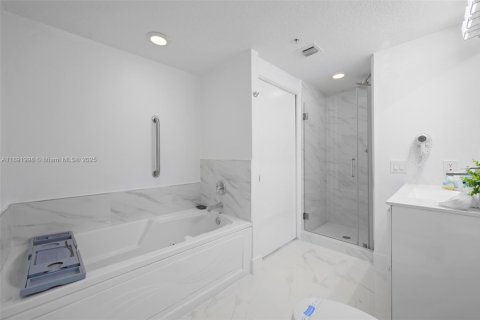 Copropriété à louer à Sunny Isles Beach, Floride: 2 chambres, 116.59 m2 № 2169788 - photo 17