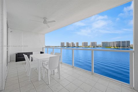 Copropriété à louer à Sunny Isles Beach, Floride: 2 chambres, 116.59 m2 № 2169788 - photo 3