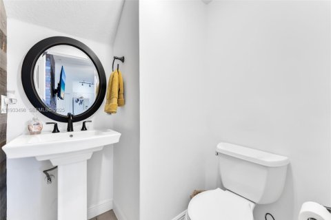 Adosado en venta en Miramar, Florida, 3 dormitorios, 167.6 m2 № 1992120 - foto 16