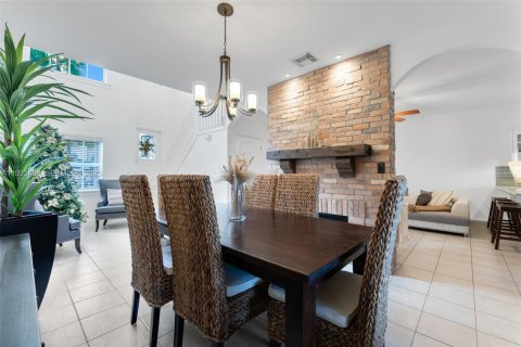 Adosado en venta en Miramar, Florida, 3 dormitorios, 167.6 m2 № 1992120 - foto 11