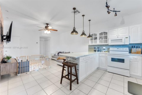 Adosado en venta en Miramar, Florida, 3 dormitorios, 167.6 m2 № 1992120 - foto 14