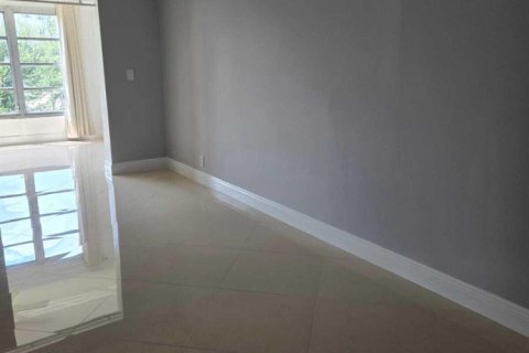 Снять в аренду кондоминиум в Бока-Ратон, Флорида 3 комнаты, 61.32м2, № 2180454 - фото 24