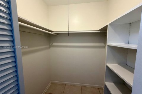 Copropriété à louer à Miami, Floride: 1 chambre, 72.46 m2 № 1942011 - photo 26