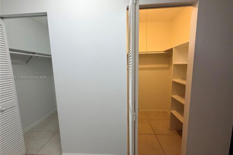 Copropriété à louer à Miami, Floride: 1 chambre, 72.46 m2 № 1942011 - photo 25