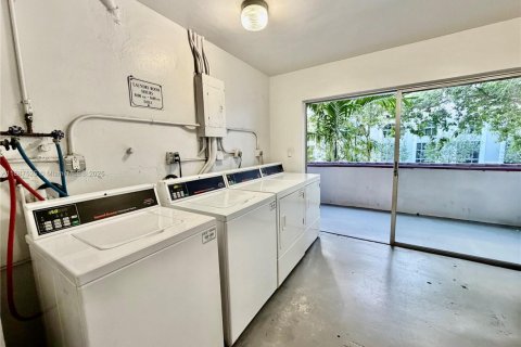 Copropriété à louer à Miami, Floride: 1 chambre, 72.46 m2 № 1942011 - photo 8