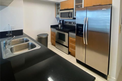 Condominio en alquiler en Miami, Florida, 1 dormitorio, 76.64 m2 № 1922813 - foto 18