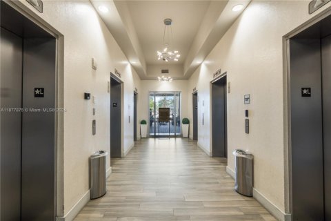 Condominio en alquiler en Miami, Florida, 1 dormitorio, 76.64 m2 № 1922813 - foto 19