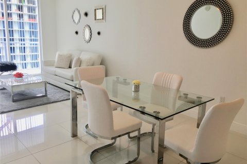 Copropriété à louer à Miami, Floride: 1 chambre, 76.64 m2 № 1922813 - photo 5