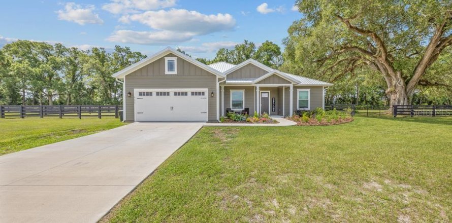 Villa ou maison à Trenton, Floride 3 chambres, 152.82 m2 № 2150710
