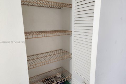 Copropriété à louer à Miami, Floride: 1 chambre, 98.85 m2 № 2170163 - photo 22