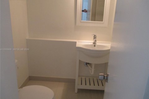 Copropriété à louer à Miami, Floride: 1 chambre, 98.85 m2 № 2170163 - photo 4