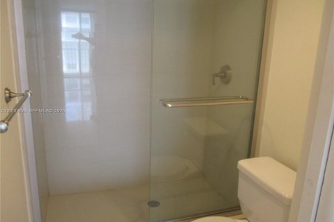 Copropriété à louer à Miami, Floride: 1 chambre, 98.85 m2 № 2170163 - photo 15