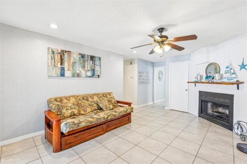 Villa ou maison à vendre à Ormond Beach, Floride: 3 chambres, 172.98 m2 № 2430619 - photo 11