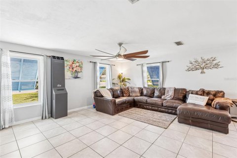 Villa ou maison à vendre à Ormond Beach, Floride: 3 chambres, 172.98 m2 № 2430619 - photo 8