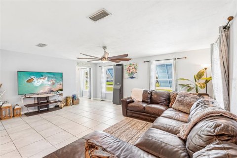 Villa ou maison à vendre à Ormond Beach, Floride: 3 chambres, 172.98 m2 № 2430619 - photo 9