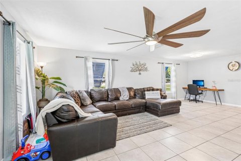 Villa ou maison à vendre à Ormond Beach, Floride: 3 chambres, 172.98 m2 № 2430619 - photo 12