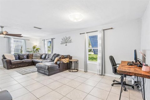 Villa ou maison à vendre à Ormond Beach, Floride: 3 chambres, 172.98 m2 № 2430619 - photo 13