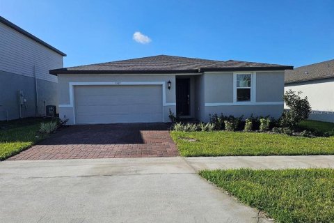 House in Haines City, Florida 4 bedrooms, 171.87 sq.m. № 2227656