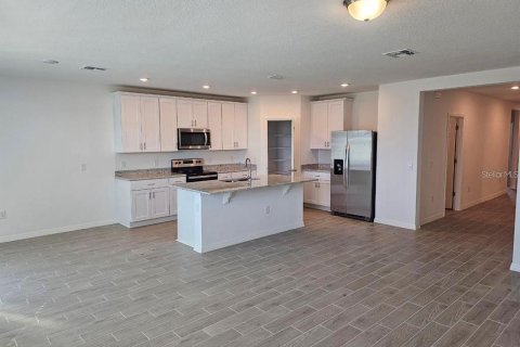 House in Haines City, Florida 4 bedrooms, 171.87 sq.m. № 2227656 - photo 4
