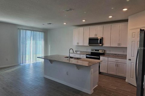 House in Haines City, Florida 4 bedrooms, 171.87 sq.m. № 2227656 - photo 6