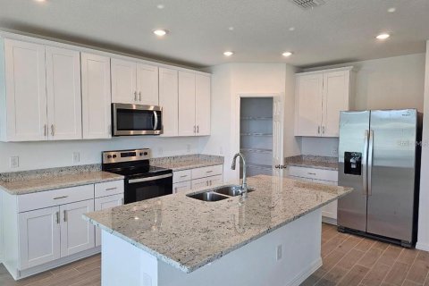 House in Haines City, Florida 4 bedrooms, 171.87 sq.m. № 2227656 - photo 5