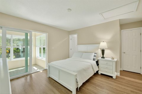 Condo in Stuart, Florida, 1 bedroom  № 1892686 - photo 8