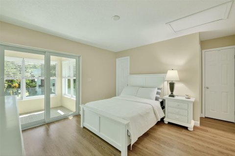 Condo in Stuart, Florida, 1 bedroom  № 1892686 - photo 7