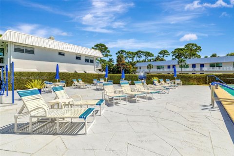Condo in Stuart, Florida, 1 bedroom  № 1892686 - photo 24