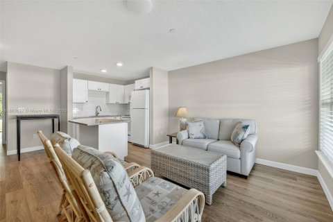 Condo in Stuart, Florida, 1 bedroom  № 1892686 - photo 14