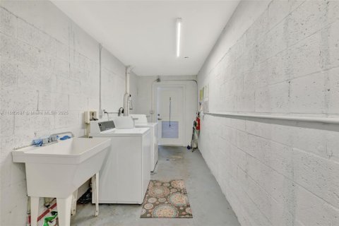 Condo in Stuart, Florida, 1 bedroom  № 1892686 - photo 10