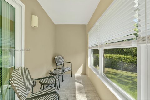 Condo in Stuart, Florida, 1 bedroom  № 1892686 - photo 16