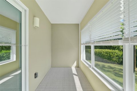 Condo in Stuart, Florida, 1 bedroom  № 1892686 - photo 22