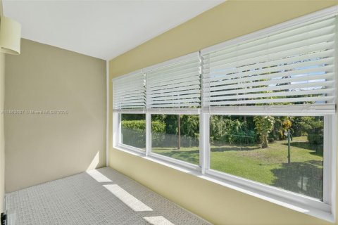 Condo in Stuart, Florida, 1 bedroom  № 1892686 - photo 21