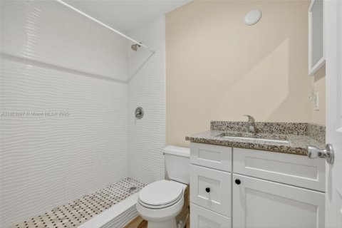 Condo in Stuart, Florida, 1 bedroom  № 1892686 - photo 20