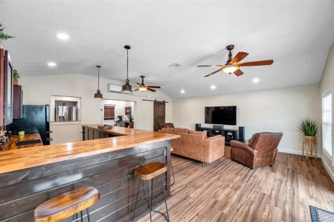 House in Tampa, Florida 3 bedrooms, 146.32 sq.m. № 1624896 - photo 13