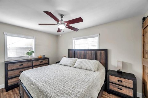 House in Tampa, Florida 3 bedrooms, 146.32 sq.m. № 1624896 - photo 26